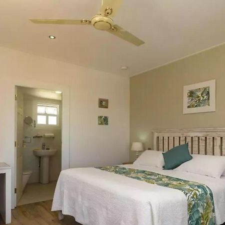 The Runway Lodge Pointe La Rue 외부 사진