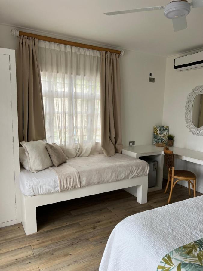 The Runway Lodge Pointe La Rue 외부 사진